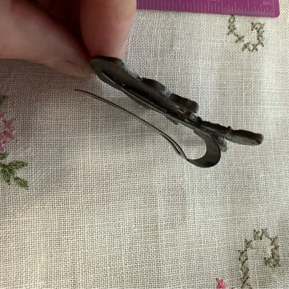 Saint Michael Pewter Visor Clip - Divine Protection for Your Drive - Picture 2 of 4